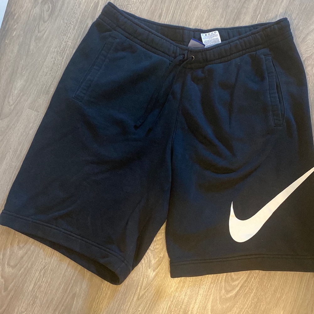 Nike Sportswear club shorts